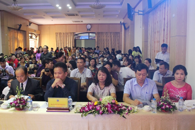 Ban Giám khảo Hội thi